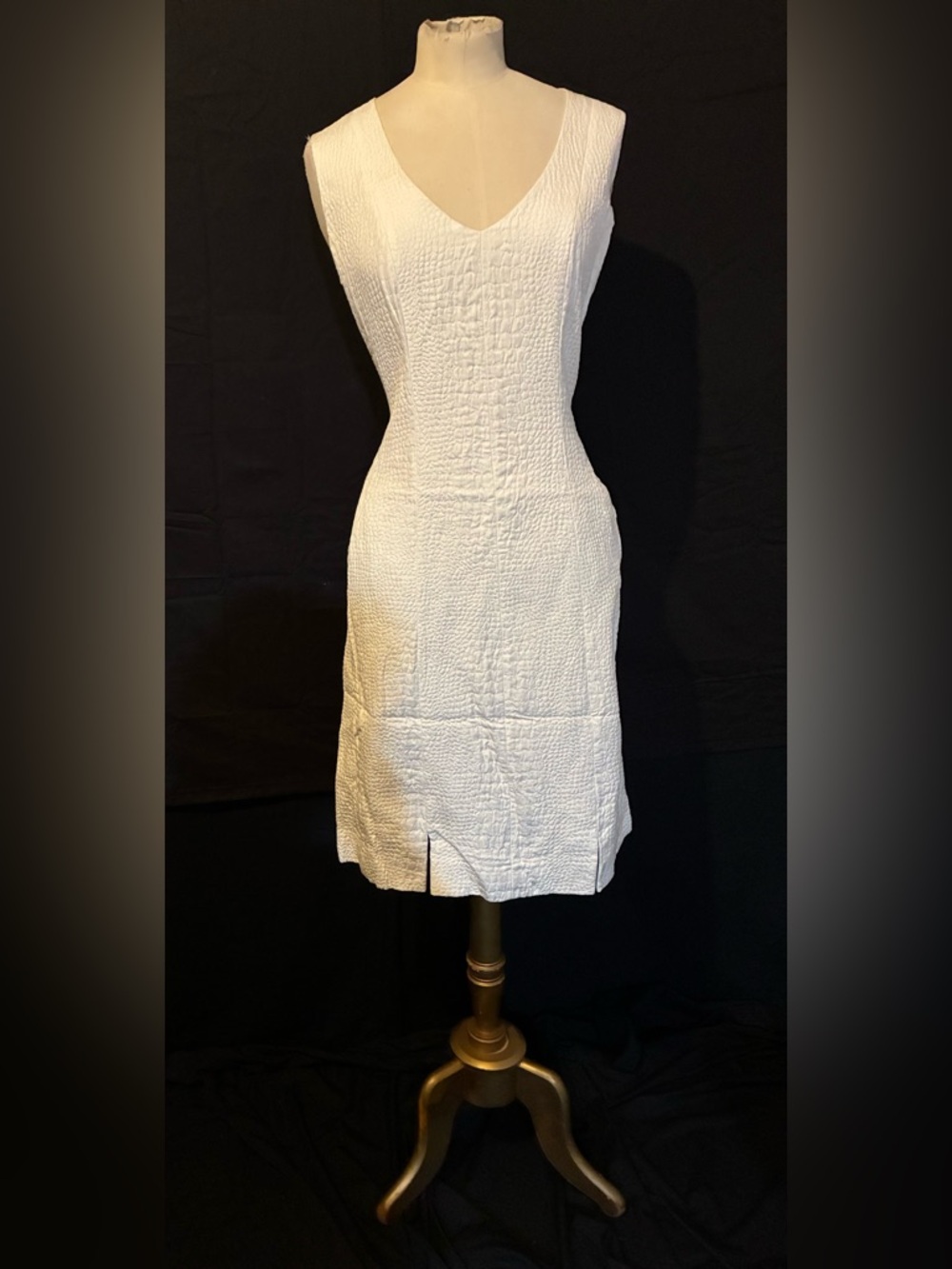 Designer Quaglia Size 8 Classic White Sleeveless V-Neck Midi Dress NWOT